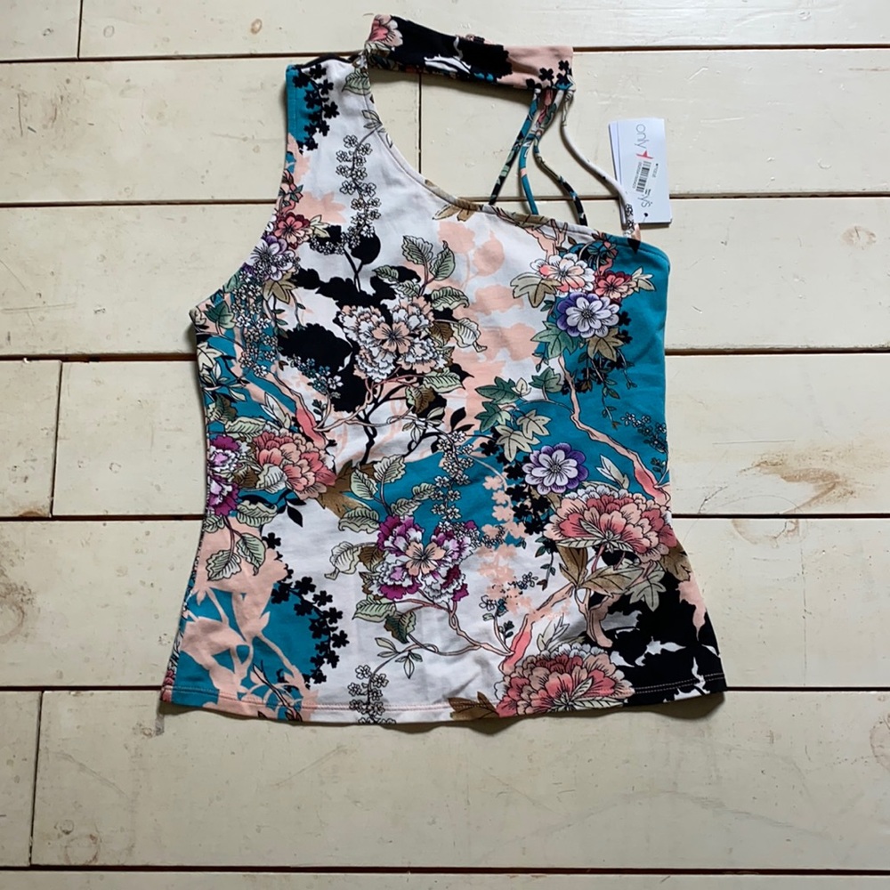 Guess Sz M tank top shirt, floral